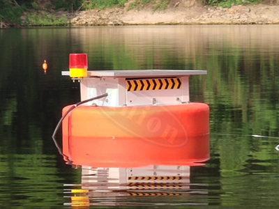 沱江水质监测浮标